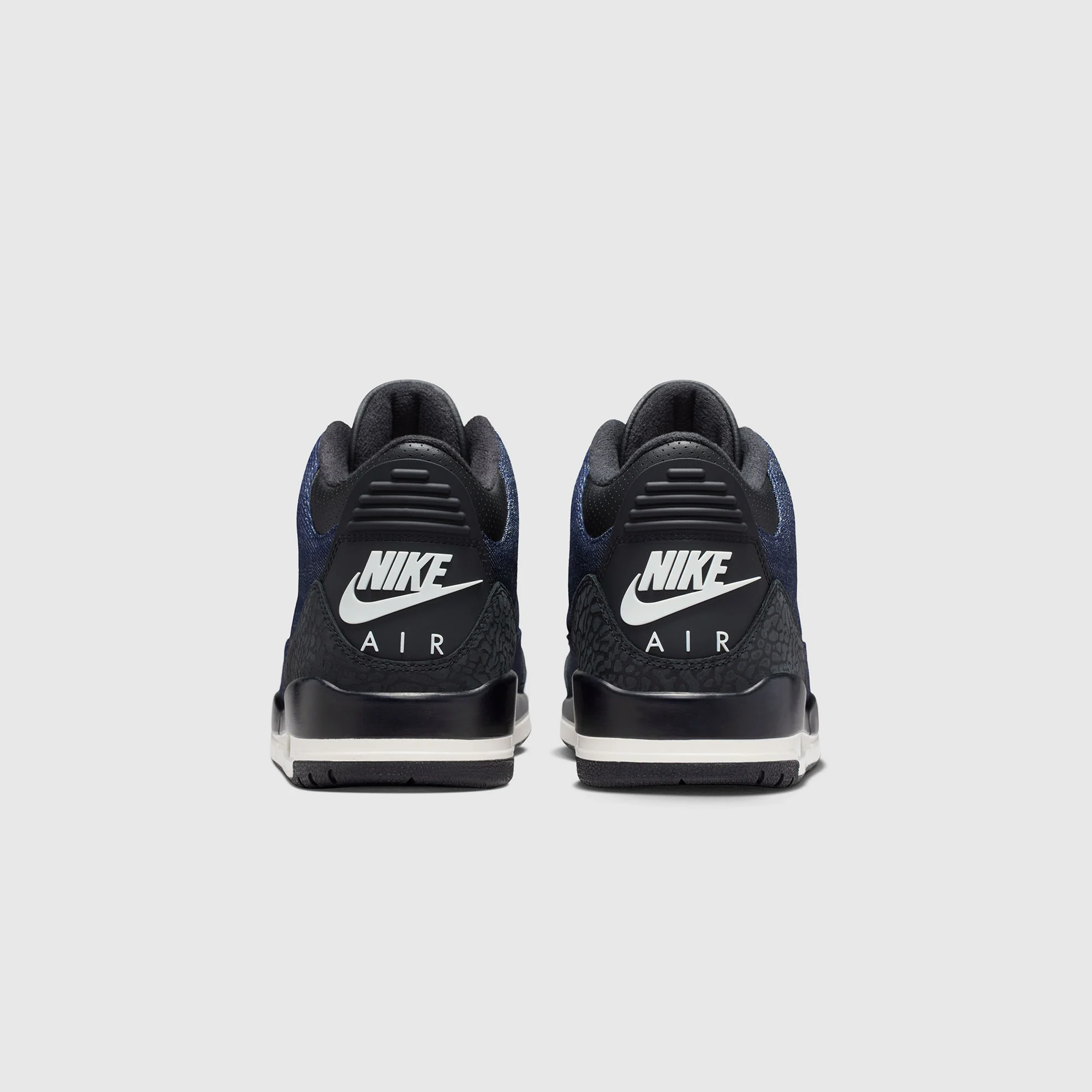 Air Jordan 3 x LeviāsĀ®
Raw Indigo Denim Sneakers - Image 3