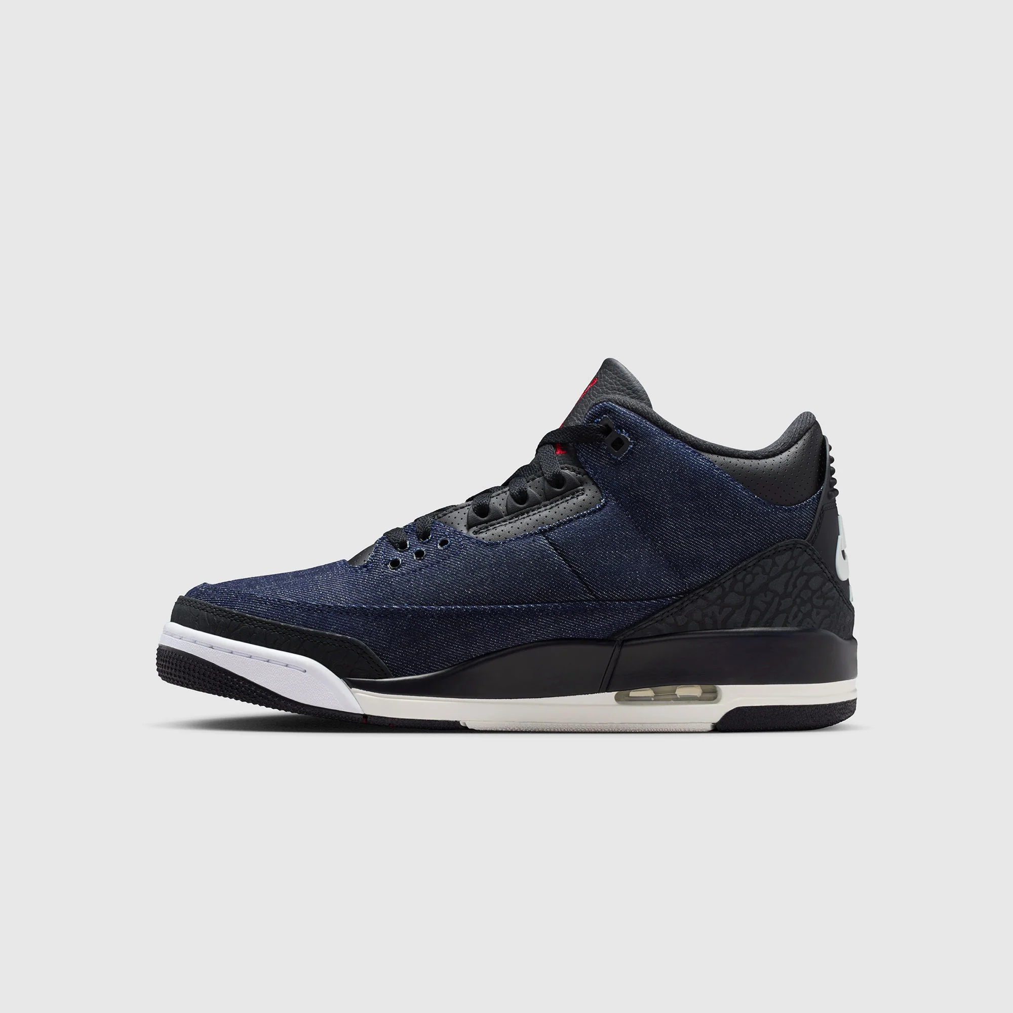 Air Jordan 3 x LeviāsĀ®
Raw Indigo Denim Sneakers - Image 7