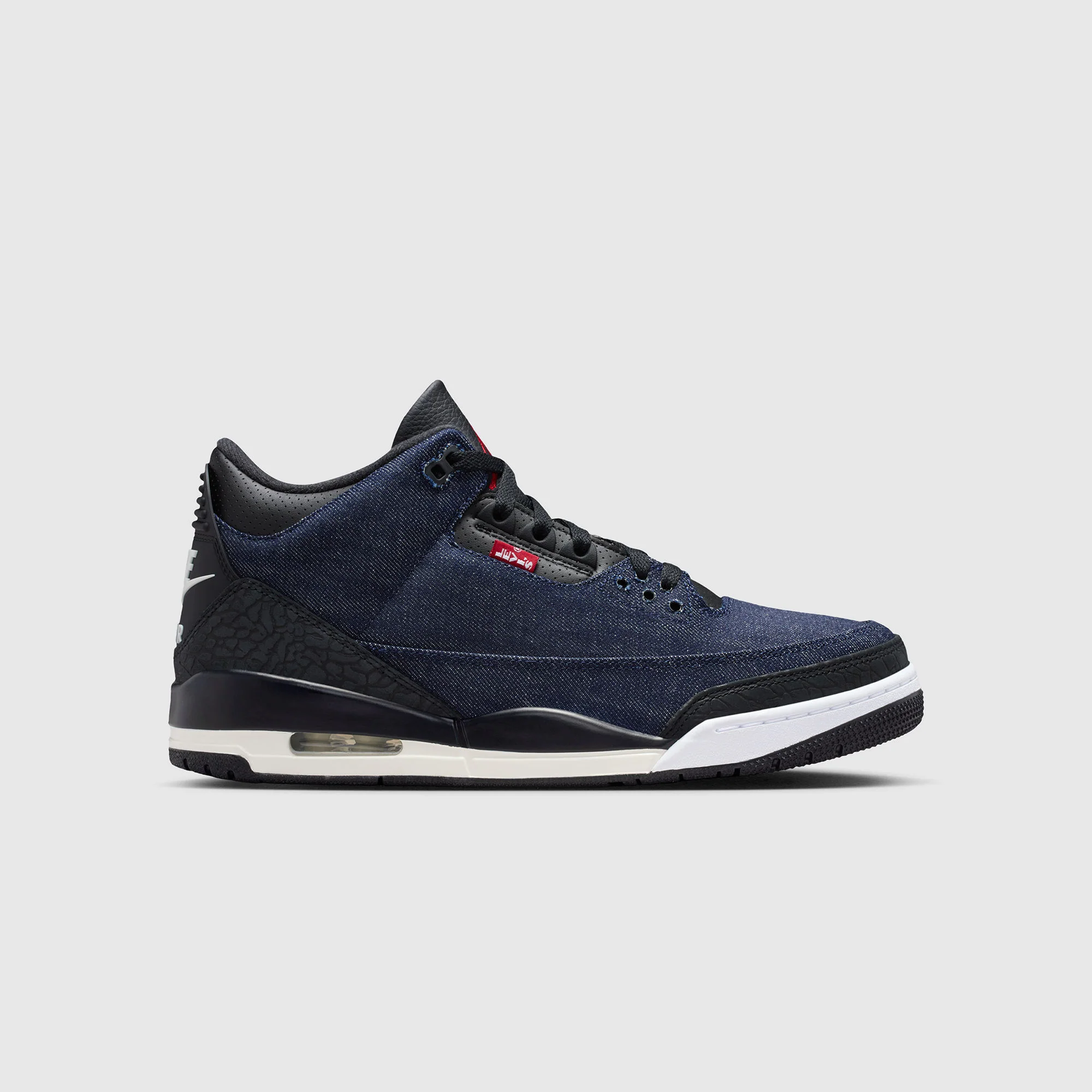 Air Jordan 3 x LeviāsĀ®
Raw Indigo Denim Sneakers - Image 8