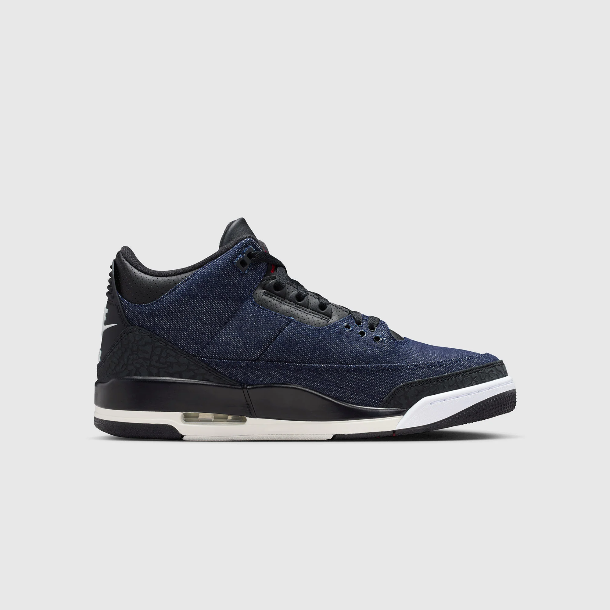 Air Jordan 3 x LeviāsĀ®
Raw Indigo Denim Sneakers - Image 9