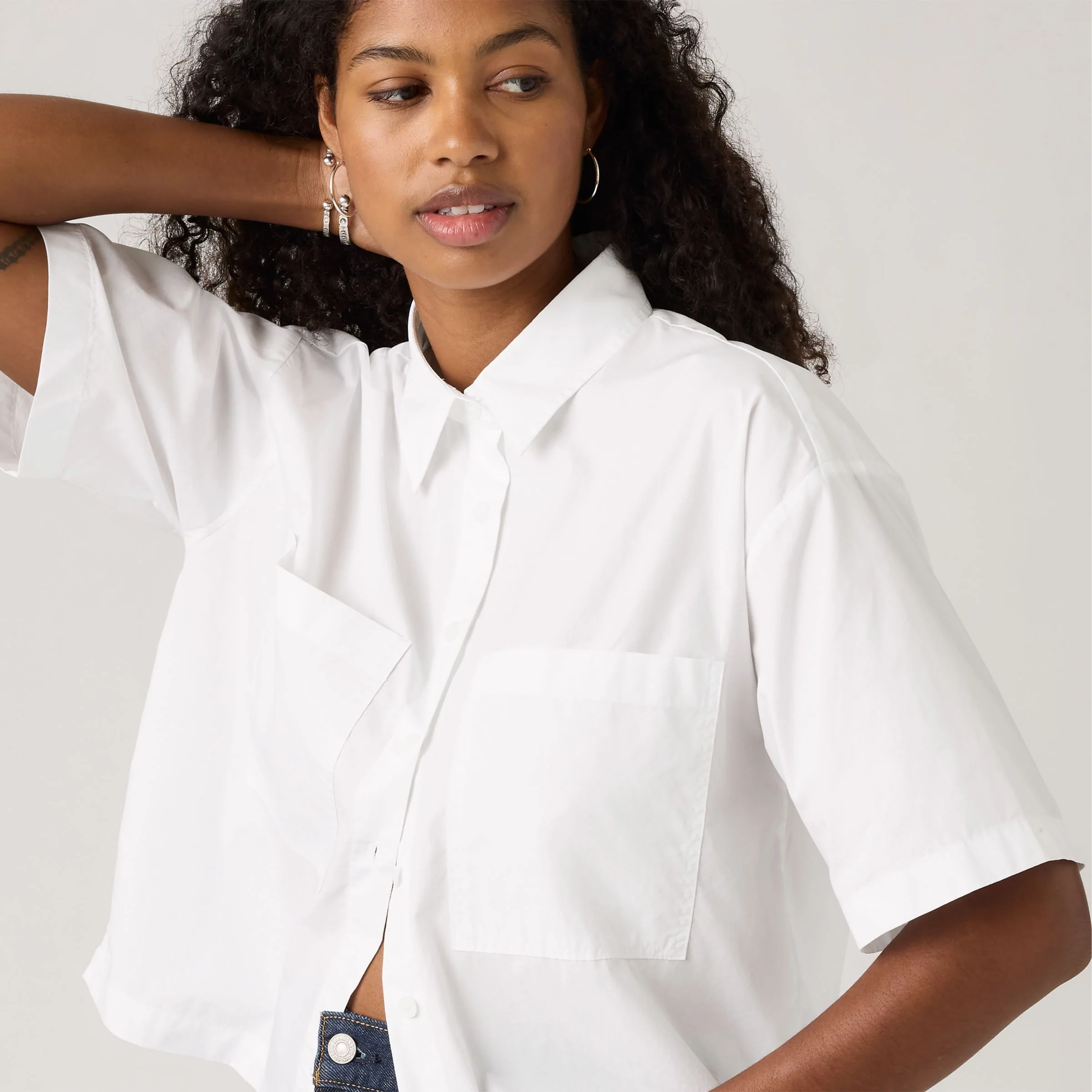 Levi's® Women's Harlie Short-Sleeve Cropped Shirt - Image 4