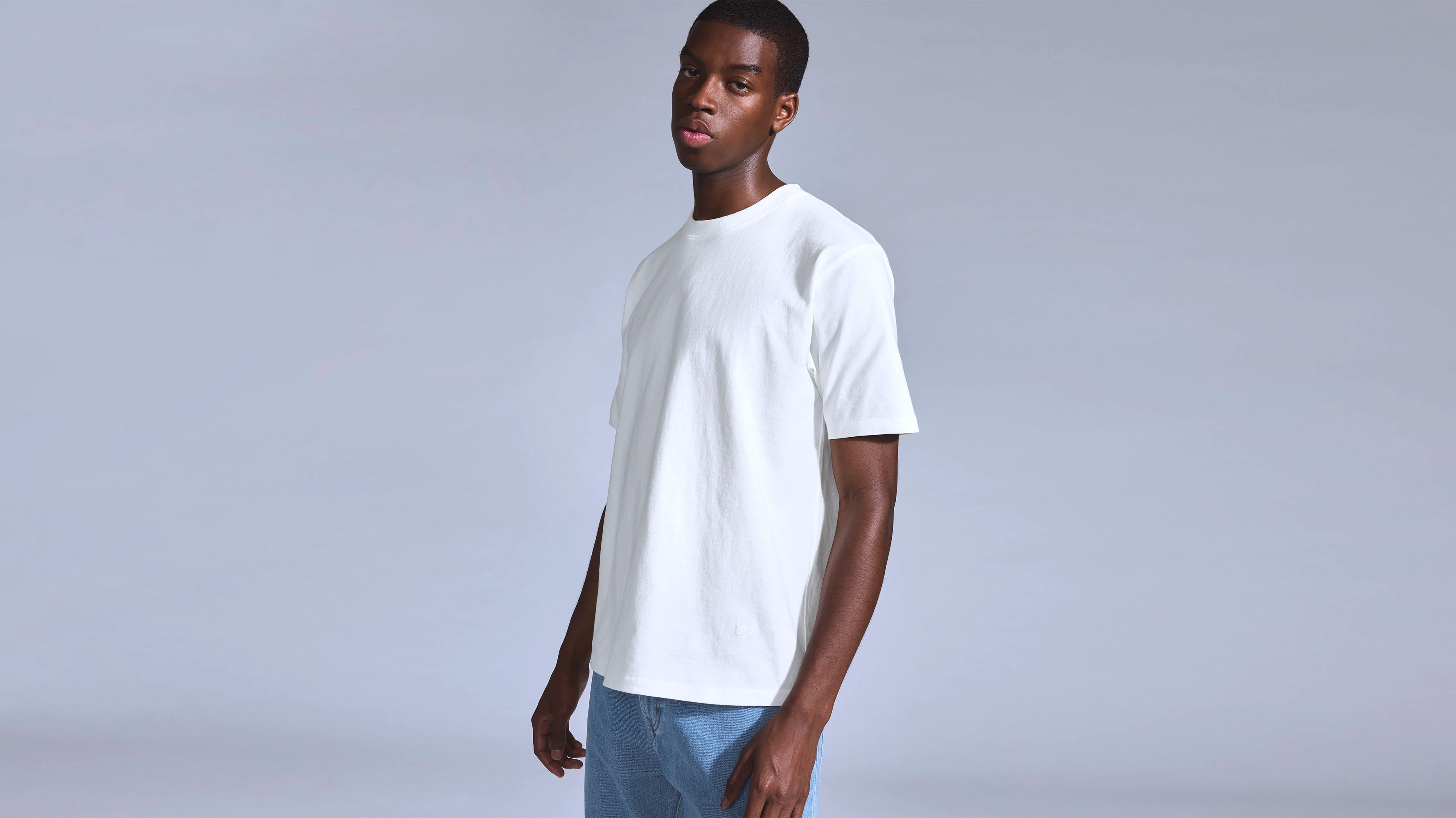 Levi'sĀ® Blue Tab Men's Relaxed Tee - Image 3