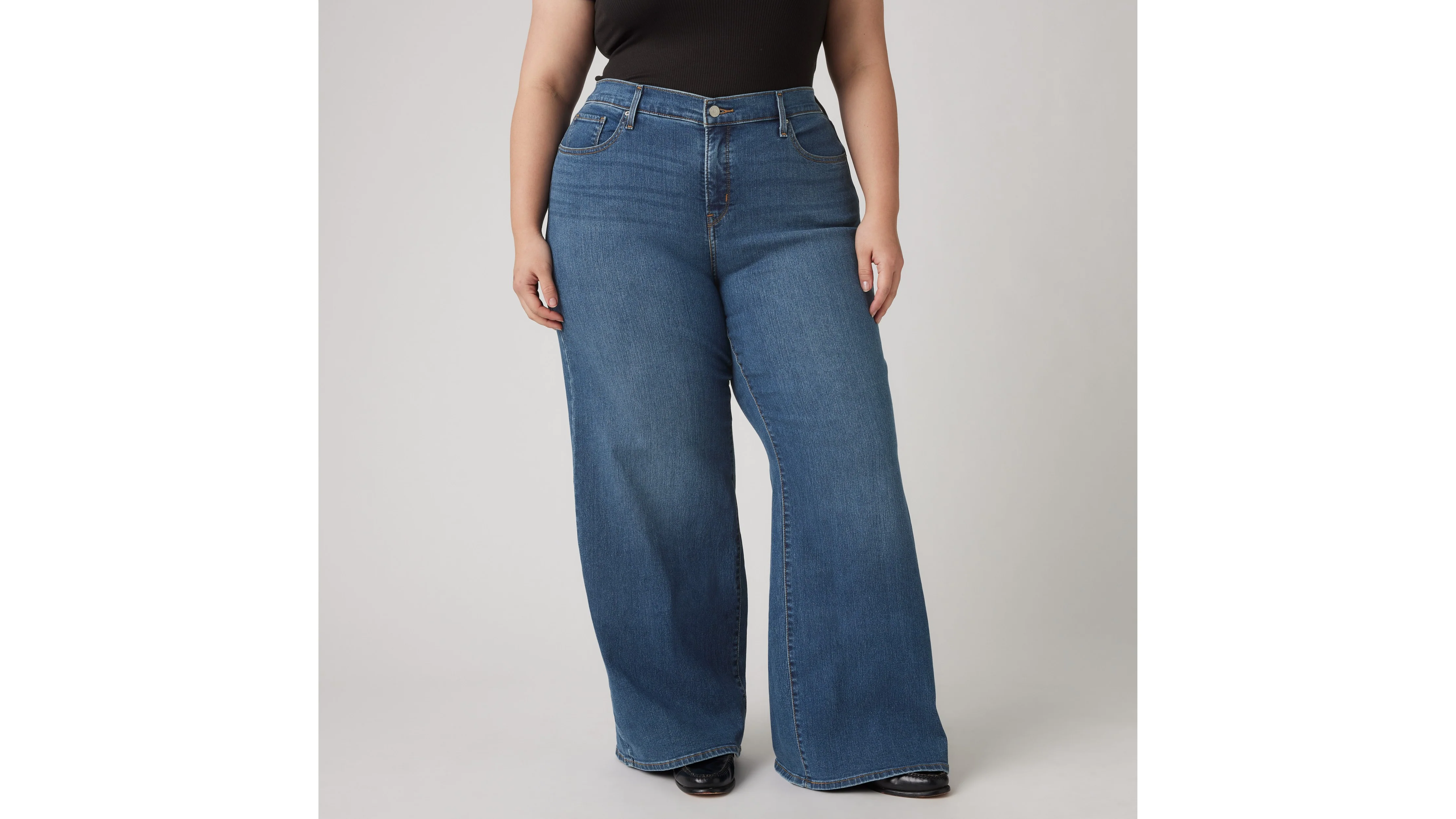 Levi's® Women's 318 Shaping Wide-Leg Jeans (Plus Size) - Image 5