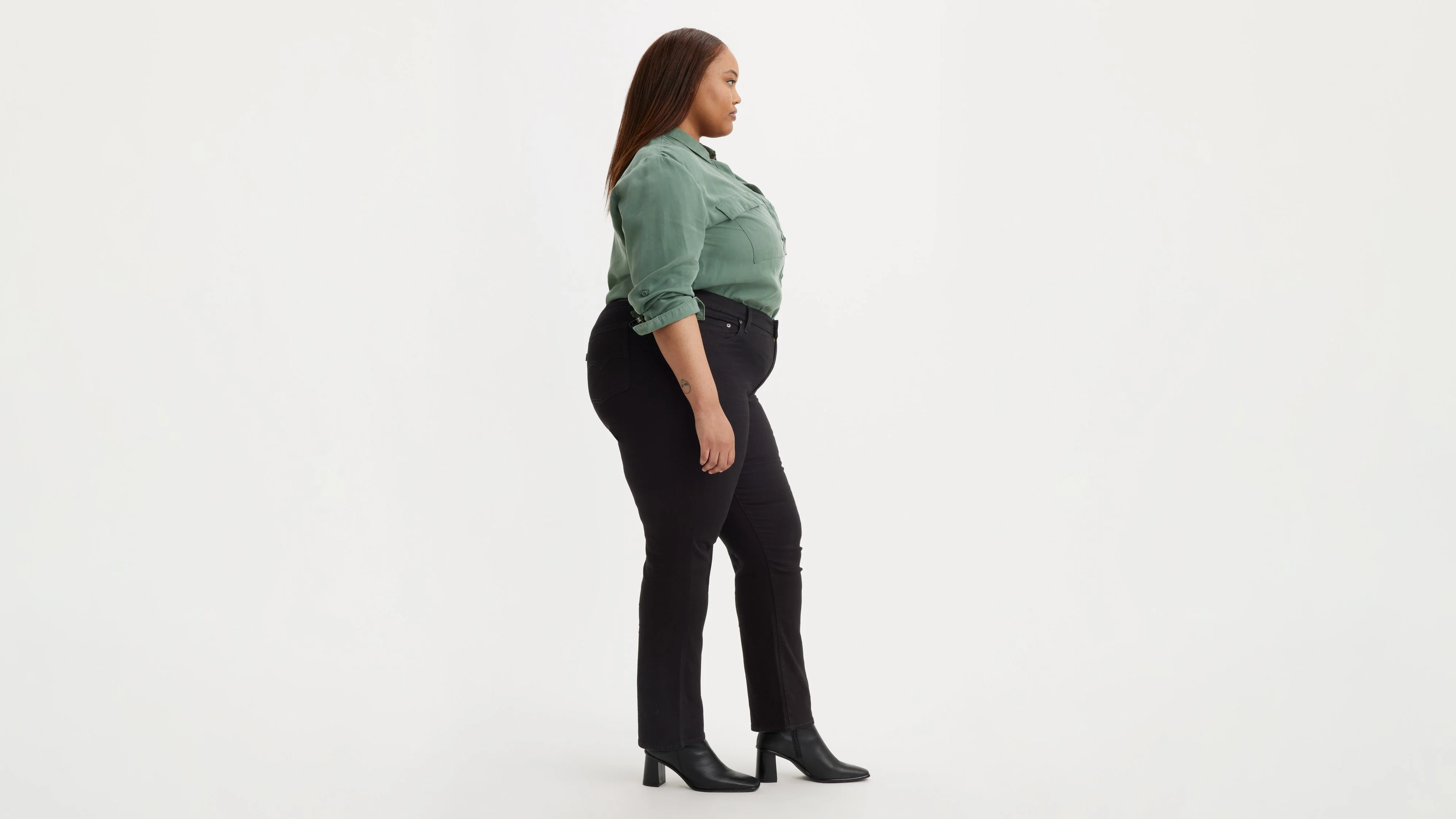 Levi’s® Women's 724 High-Rise Slim Straight Jeans - Image 3