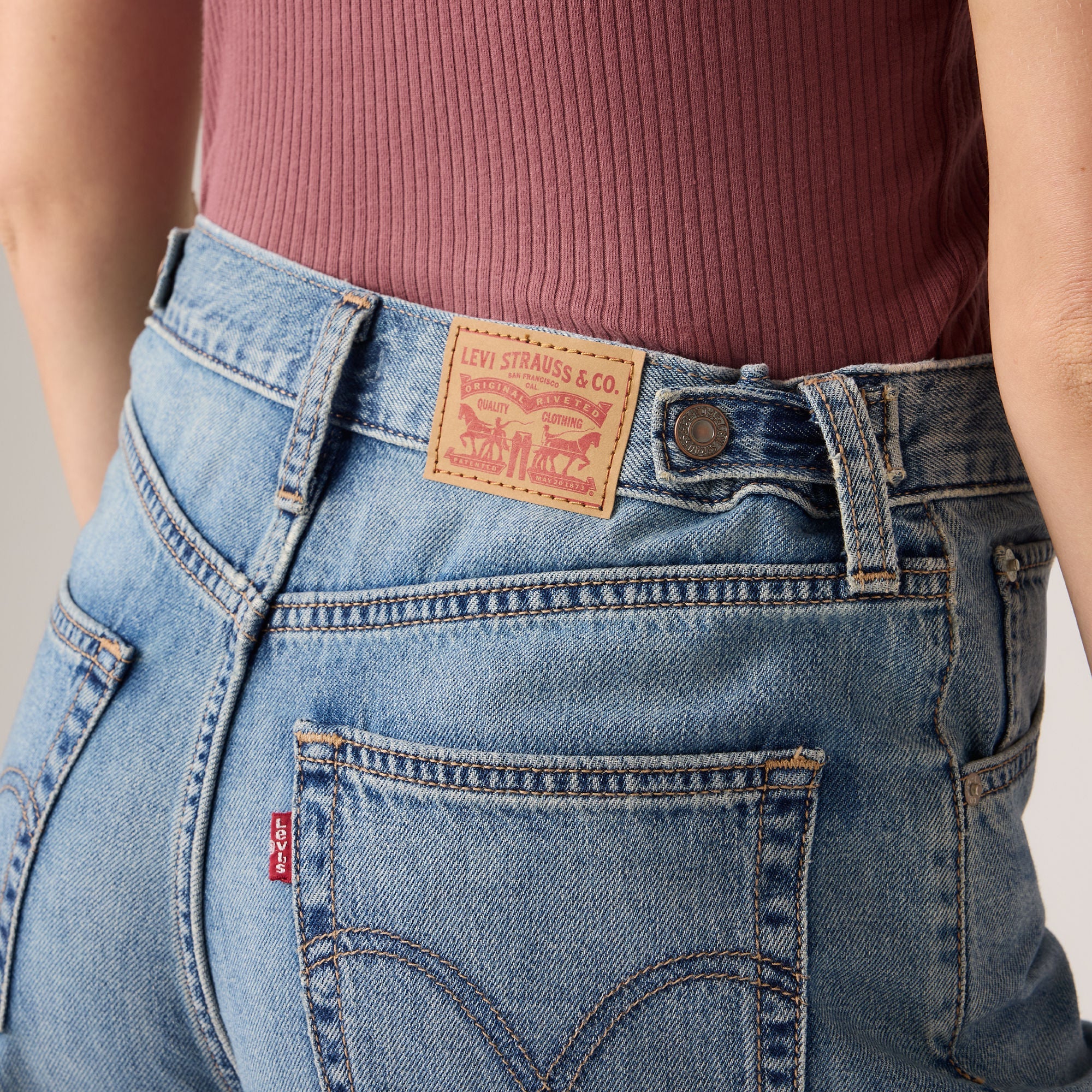 Levi's® Women's Cinch Mid-Thigh Shorts - Image 7