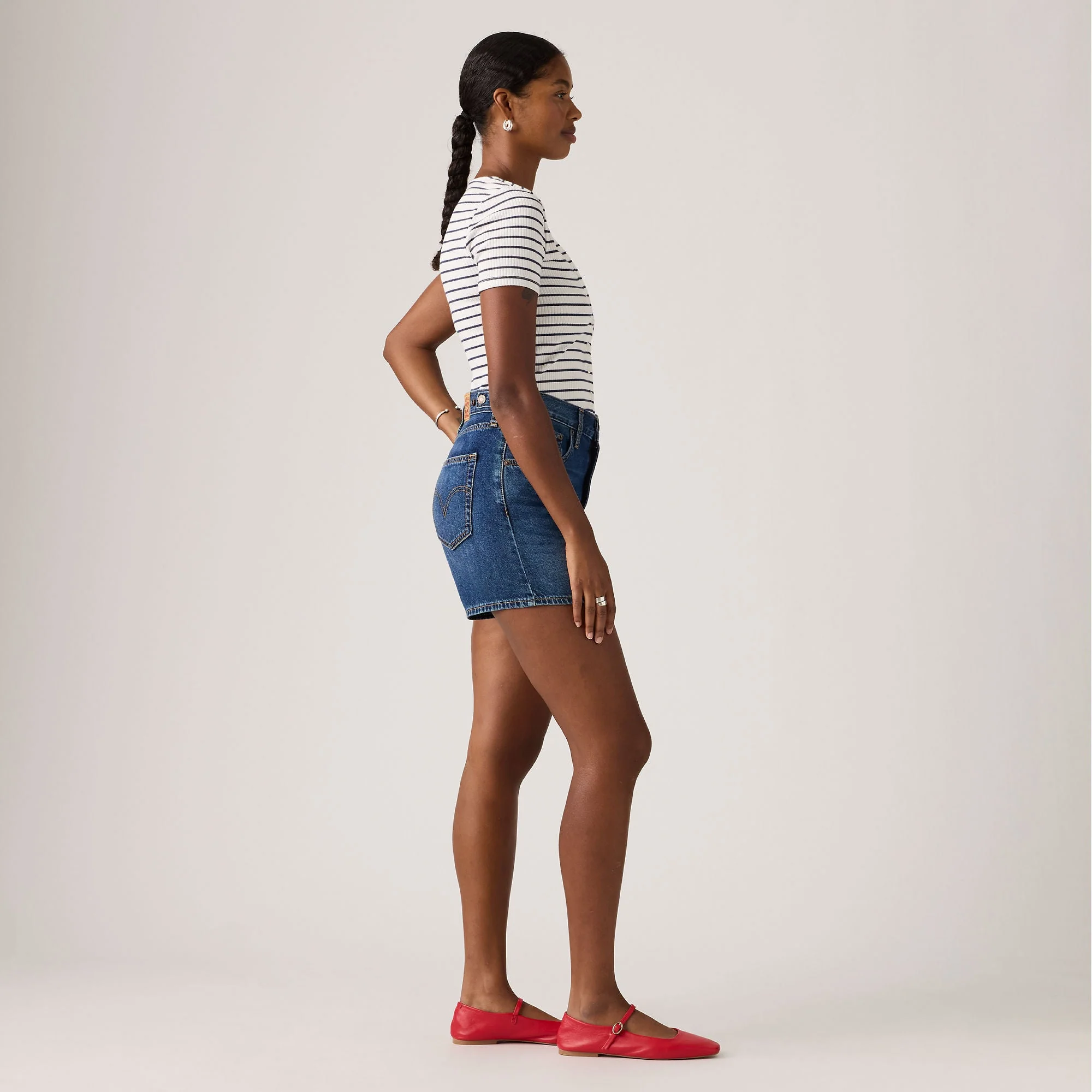 Levi's® Women's Cinch Mid-Thigh Shorts - Image 3