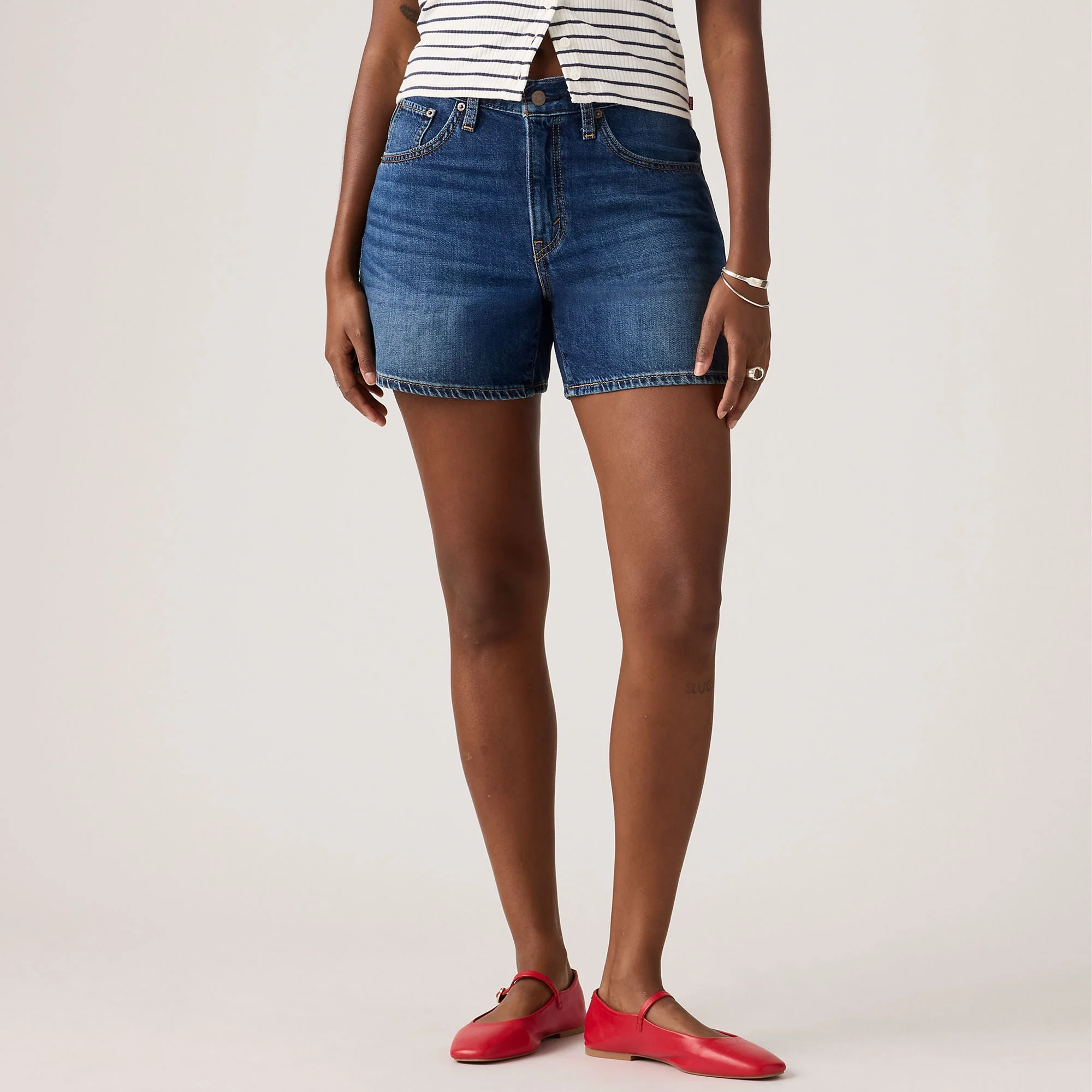 Levi's® Women's Cinch Mid-Thigh Shorts - Image 5
