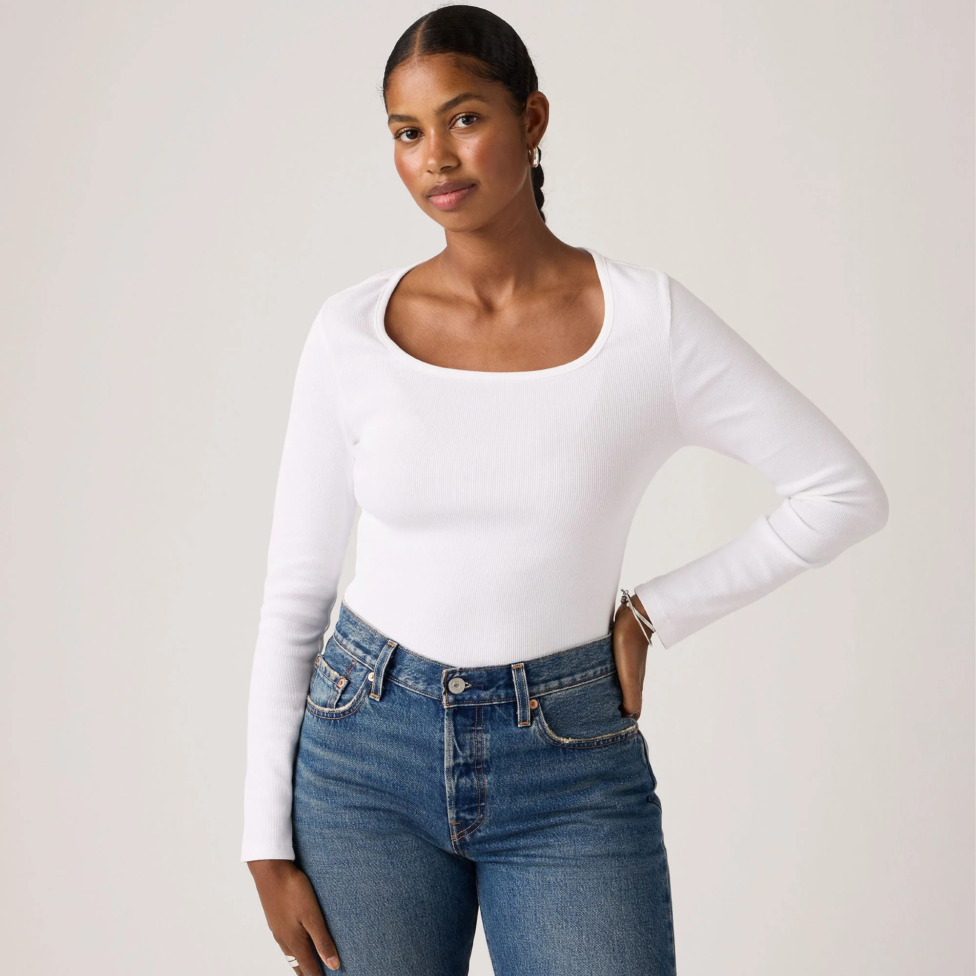 Levi'sĀ® Women's Essential Square Neck Long-Sleeve Tee - Image 3