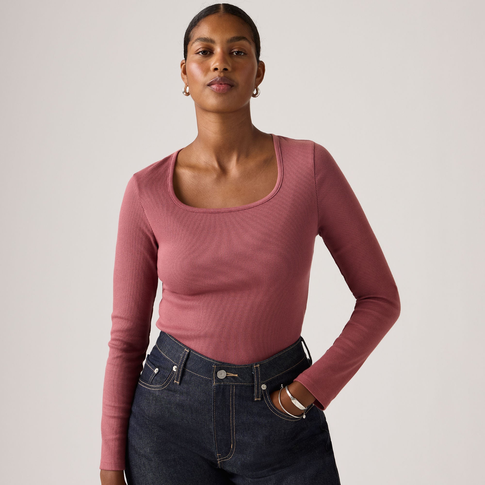 Levi'sĀ® Women's Essential Square Neck Long-Sleeve Tee - Image 3