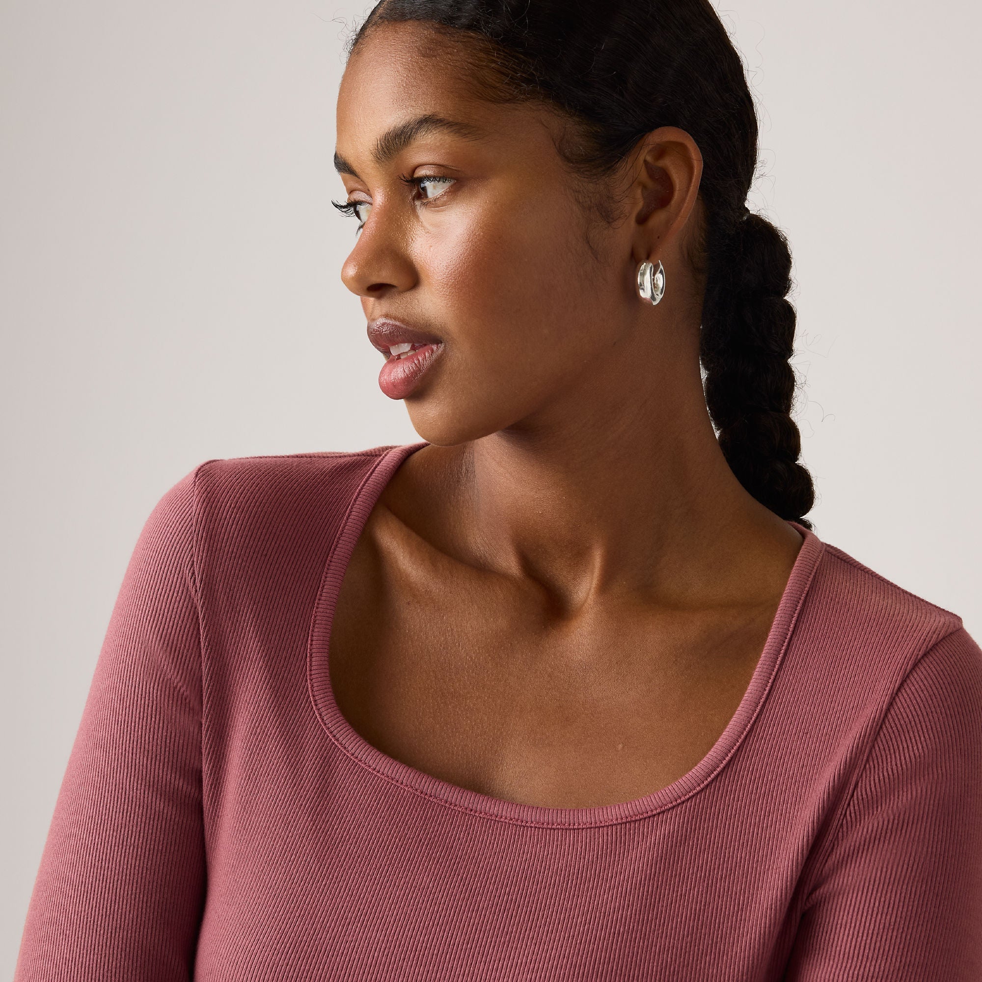 Levi'sĀ® Women's Essential Square Neck Long-Sleeve Tee - Image 4