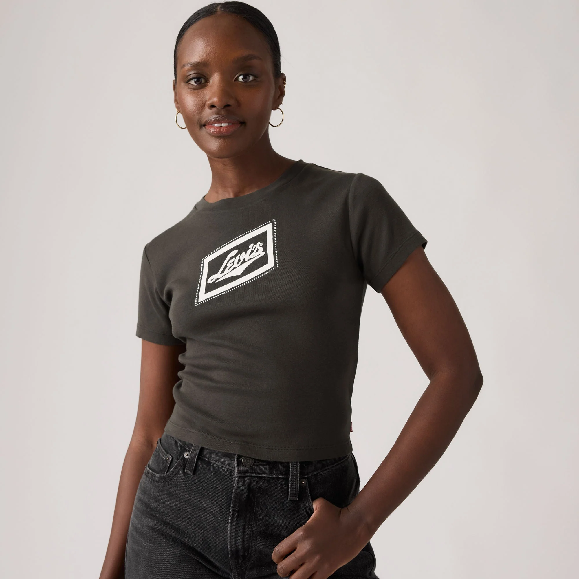 Levi'sĀ® Women's Graphic Essential Sporty Tee - Image 3