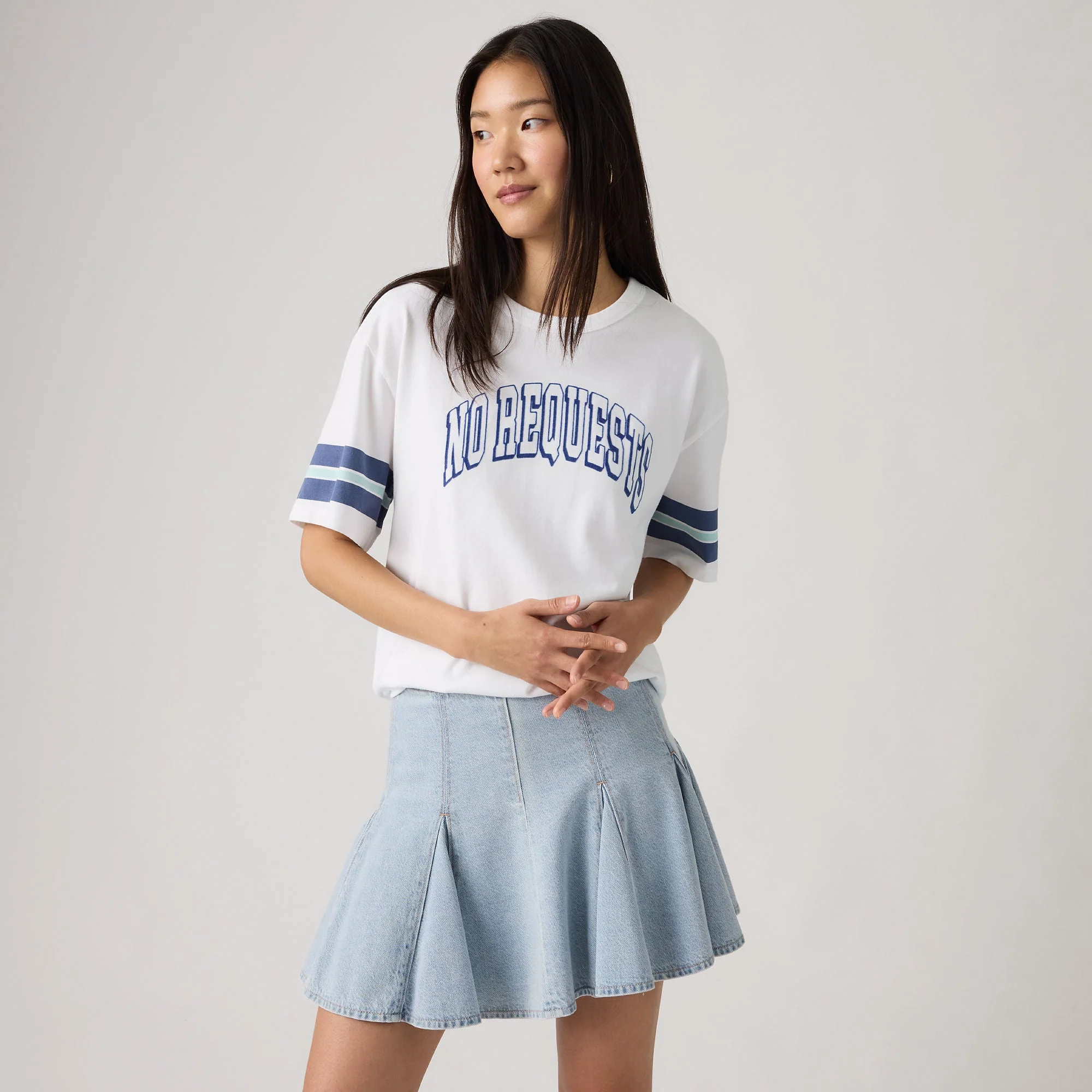Levi's® Women's Graphic Tabor T-Shirt - Image 3