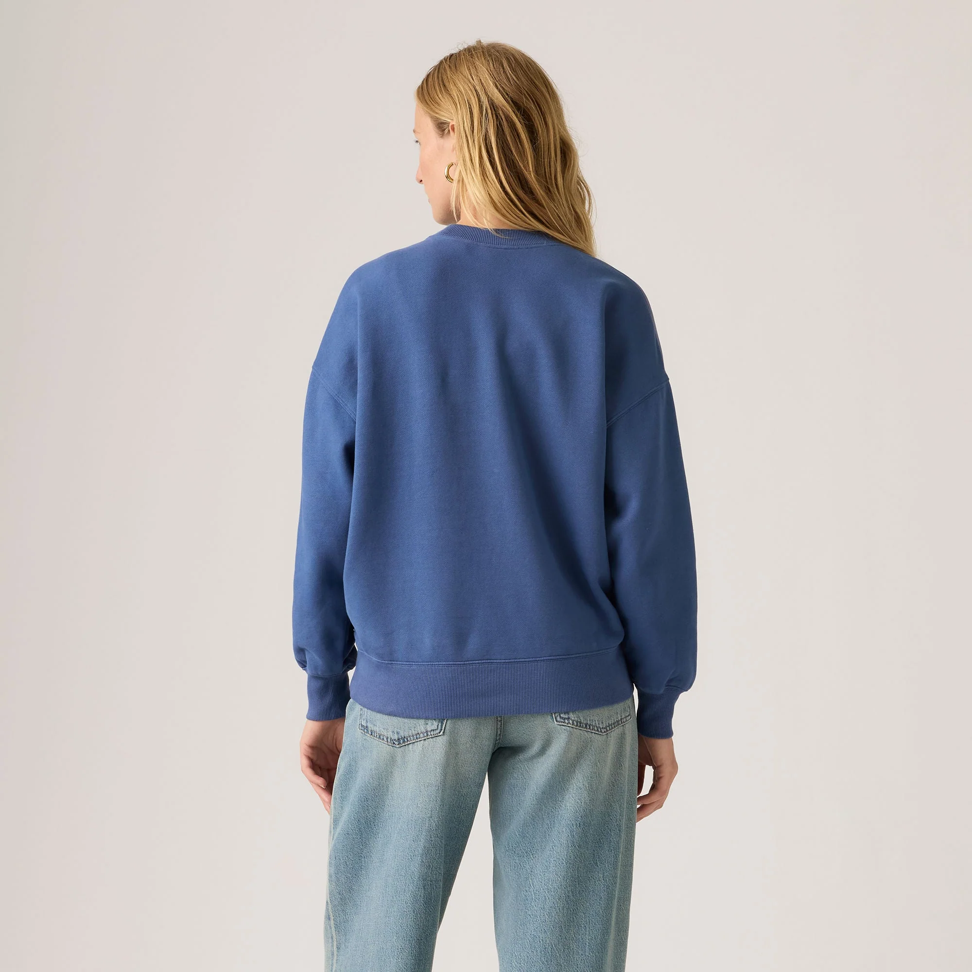 Levi's® Women's Graphic Vintage Oversized Crew Sweatshirt - Image 2