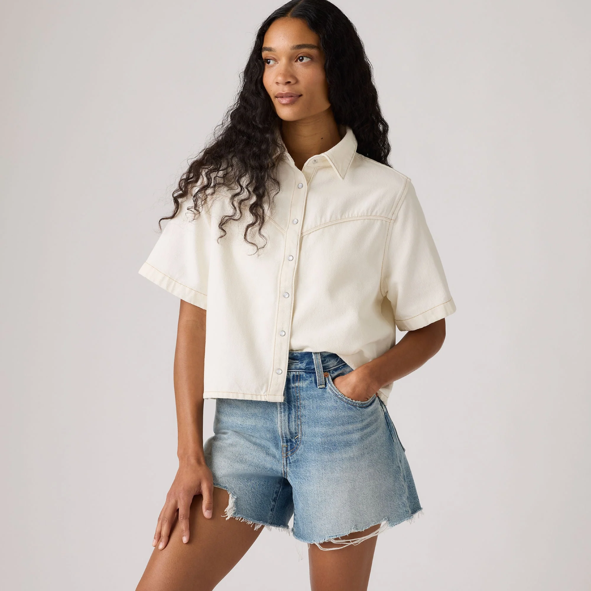 Levi's® Women's Logan Short-Sleeve Denim Shirt - Image 3