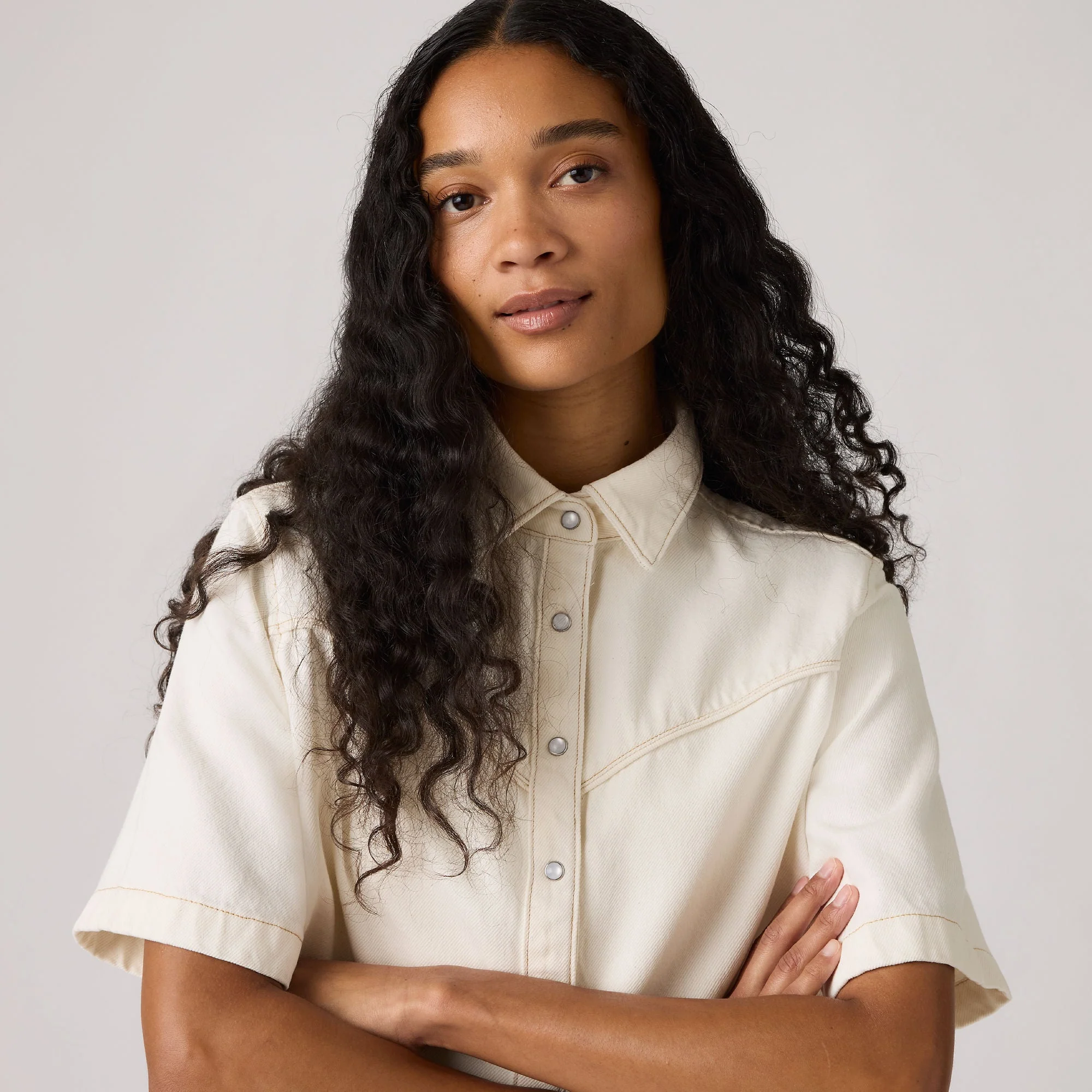 Levi's® Women's Logan Short-Sleeve Denim Shirt - Image 4