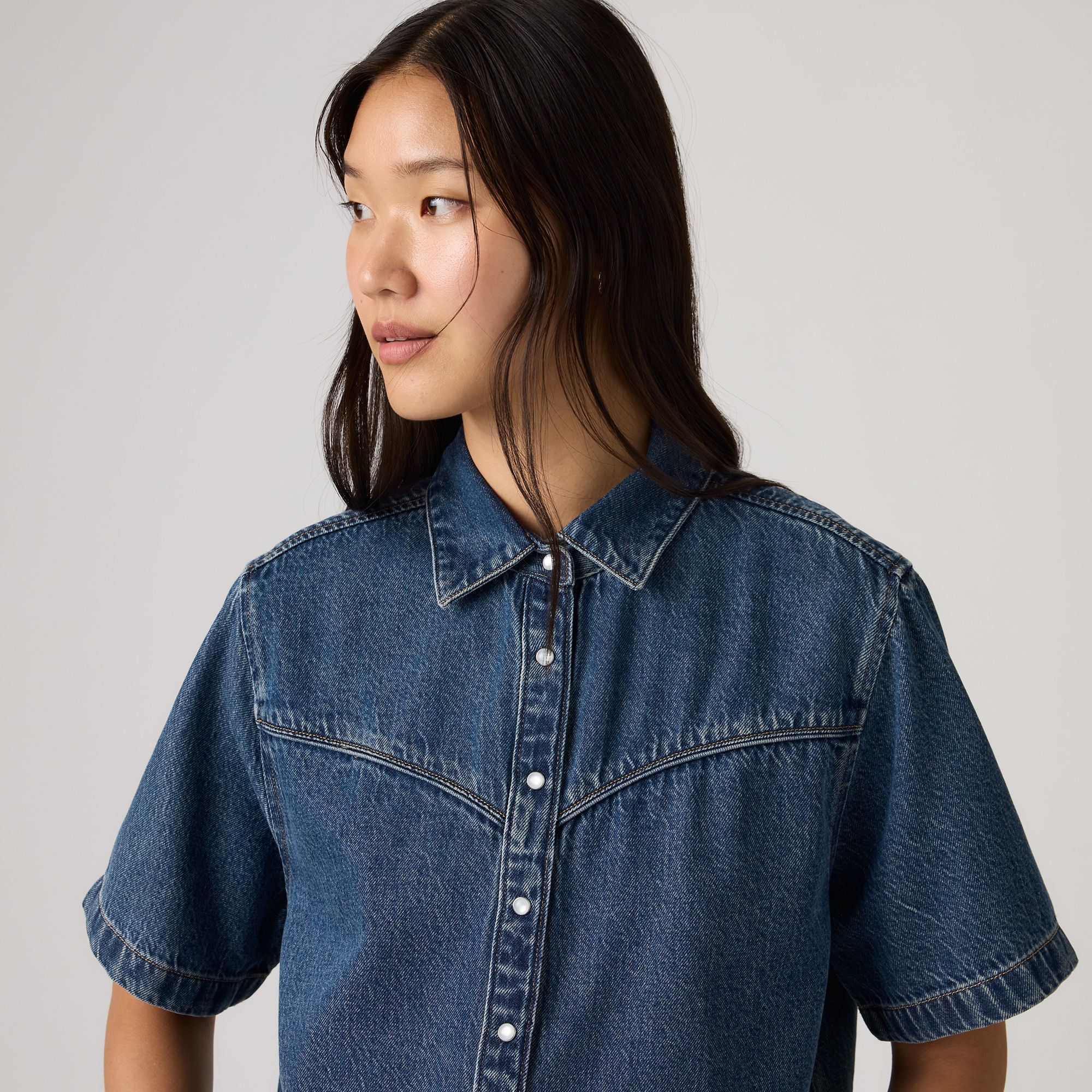 Levi's® Women's Logan Short-Sleeve Denim Shirt - Image 4
