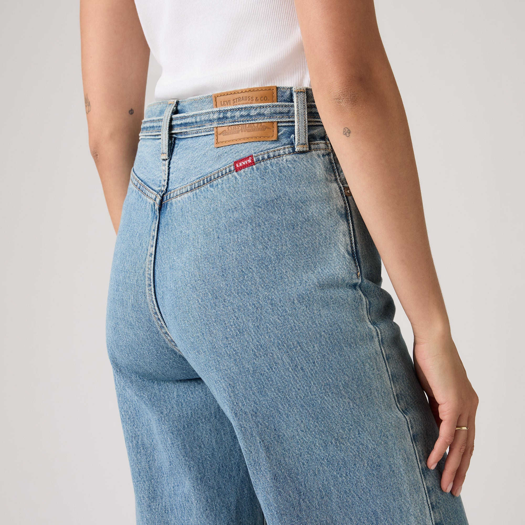 Levi'sĀ® Women's Ribcage Wide-Leg Belted Jeans - Image 5